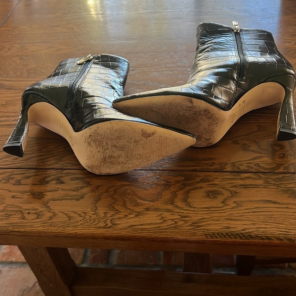 Black faux crocodile Booties - Picture 3 of 5